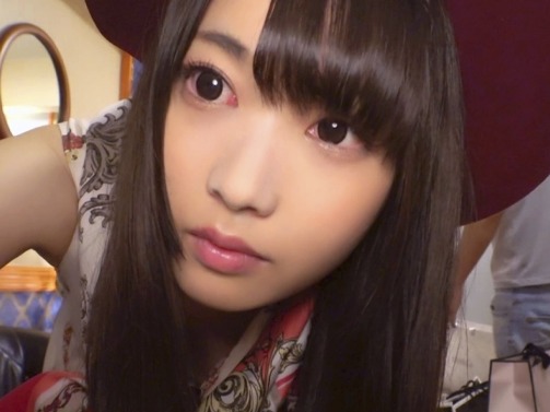 【素人】福岡からやってきたお嬢様♡おしとやかな美乳を露わにするも騎乗位ではノリノリで生ハメセックスするど淫乱女だった♡