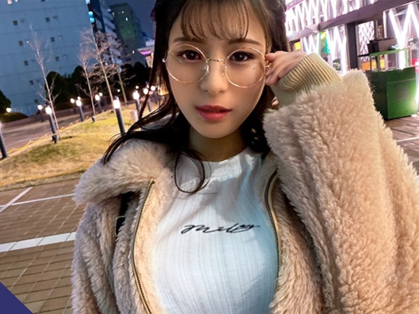 真面目そうな巨乳メガネ娘が体操服姿でハメまくり!おっぱい揺らし乱れまくるセックスモンスターに変身!