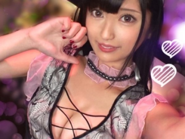 【メイドの淫らなご奉仕】 キュートなコスプレ美少女がお客様のチンポを優しく生挿入♡ 激ピスで絶頂アクメ！