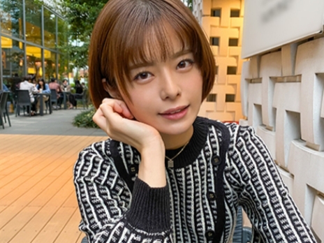 【無毛ちっぱいお姉さん】『感じちゃう…』ツルツル美マンが丸見え！敏感なカラダをねっとり責められ、小さなおっぱいを揺らしながら悶絶！大興奮のズボズボセックス♡