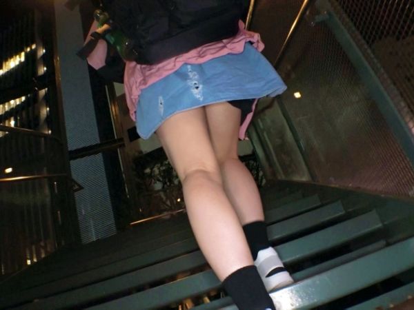 【ドM娘の快感】 性欲モンスターが電マと手マンでイキまくり！ ケツ叩きで感じる変態プレイ♡