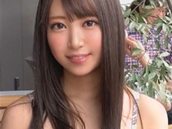 【JDの裏の顔】清楚系ビッチ女子大生が立ちバックで本性丸出し!ピストンに合わせてメス顔で喘ぎまくり、エンドレスな性欲を曝け出す!