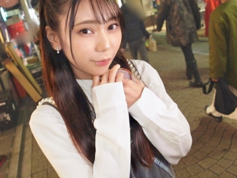 【美脚美少女との甘い時間】 街で見つけた脚線美の持ち主を口説いてホテルへ！ 可愛い顔とのギャップに興奮MAX！ 脚フェチ必見の濃厚プレイでイキまくり♡