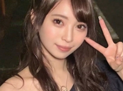 【色白美肌の美少女】 透き通る肌に興奮MAX！ 激カワ娘の敏感ボディをバックから激しく突きまくり♡ 気持ち良すぎてヤバい！