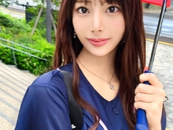 【美形アスリートの秘密】スレンダー美女の野球女子、グラウンドでは見せない大胆な姿!硬いバットならぬビンビンの肉棒を握りしめ、おマンコで感じまくる!汗に濡れた美ボディがエロすぎる♡