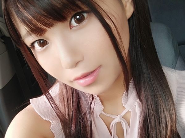 【車内乱交】『誰かに見られちゃう…』地下駐車場で欲求不満な痴女が男を誘惑！車内で濃厚セックスに没頭し、互いの体を貪り合うカーエロ♡大量の愛液と汗が交じる熱い夜！