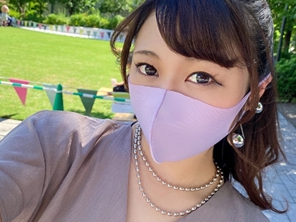 【正常位ピストン】エロカワ美少女の美ボディを激しく突きまくり！！おっぱい揺れまくりで感じまくる姿に超興奮！！これ見たら絶対勃起するって！！