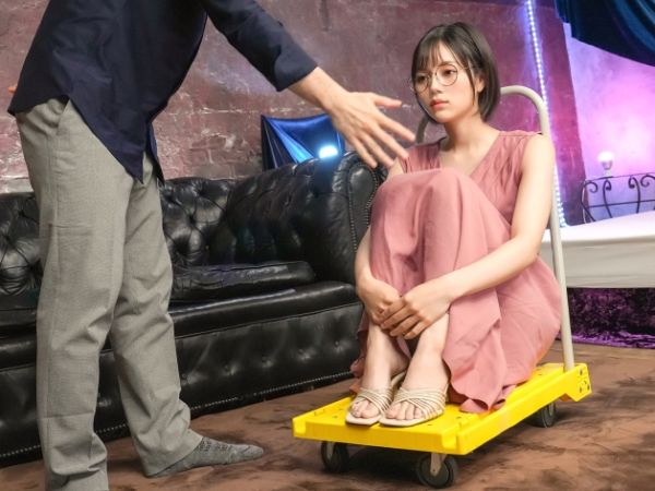 【未来型風俗体験】セクサロイドの美ボディにメロメロ！フェラで口内射精、本番では高速ピストンでイキまくり！ロボットなのに超エロい♡