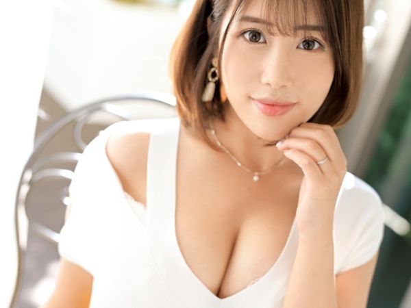 【エステ講師の淫らな本性】『精子、ちょうだい…』メスフェロモン全開の美人妻がデカチンに夢中！猛烈ファックでイキまくり、精子好きの本性をさらけ出す！♡