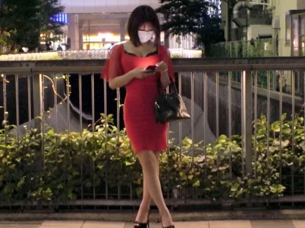 【動物病院の淫乱看護師】『こんなに感じるなんて…』スレンダー美巨乳の素人お姉さんが下品なチンポ奉仕で大興奮！淫乱マンコを快楽責めされ、痙攣しながら腰をヘコヘコさせる姿が超エロい！