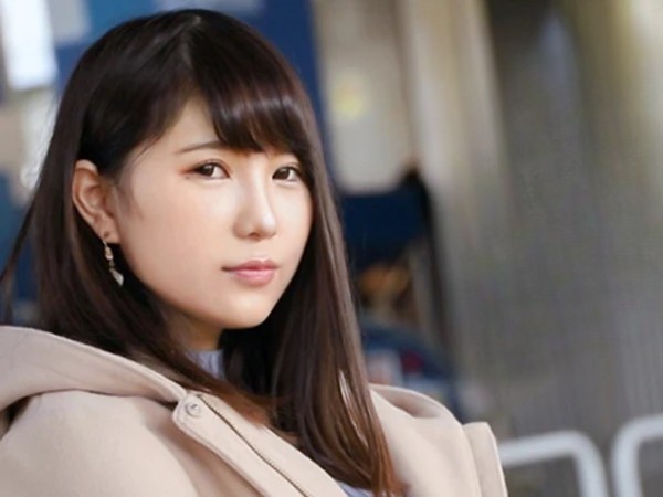 【清楚系人妻の隠れた淫乱本性】『奥まで…もっと…』旦那じゃ満足できない欲求不満妻が、膣奥を激しく突かれて乱れまくり！清楚な見た目とのギャップがヤバい！！敏感なカラダを震わせて快楽に溺れるスケベ人妻！♡