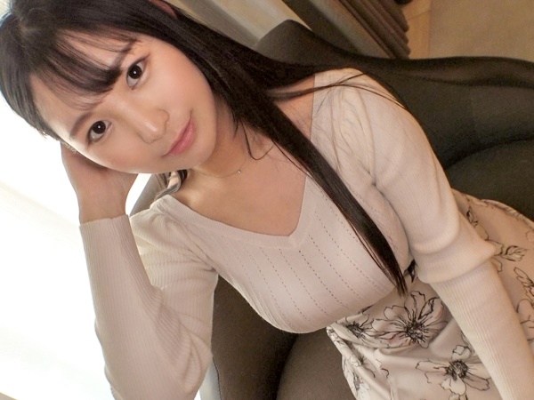 【清楚系女子大生の裏の顔】『挟んじゃうぞ♡』大人しそうな見た目とは裏腹に、自慢の美巨乳で極上パイズリご奉仕！チンポを柔らかおっぱいで包み込み、悶絶させるエロテクがスゴい！清楚な顔してエッチなこと大好き！