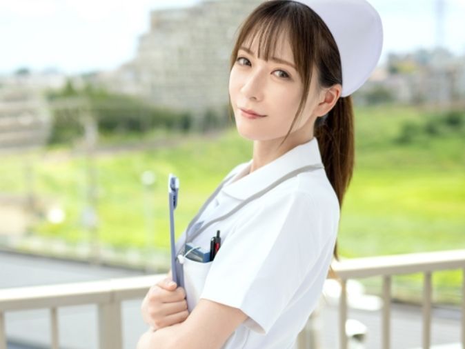 【清楚系ナースの裏の顔】『患者さんのチ○ポ、看病しちゃいます♡』真面目そうなナースが実はド変態!かわいい顔してチ○ポ大好きで、病室でこっそりエロプレイ♡