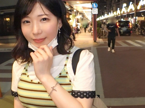 【無毛マ●コな素人娘】『そんなに触らないで…』ナンパした20代前半のパイパン女子が敏感すぎる無毛マ●コをねっとり愛撫され、愛液でグチョグチョに！恥じらいながらも感じまくるウブな反応がエロすぎる♡