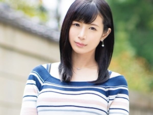 【禁断のオフィスラブ】仕事に追われるキャリアお姉さんが、既婚者上司と久々の密会…情熱的なキスと濃厚な愛撫で燃え上がる不倫セックス！背徳感がたまらない、大人の秘め事♡