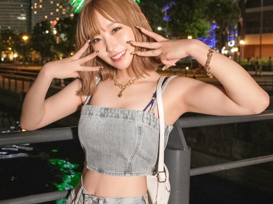 【ギャル】最高級にエロい派手ギャルと濃厚SEX♥ねっとりフェラで肉棒フル勃起!上に跨り激しい騎乗位で中出し精子搾取!