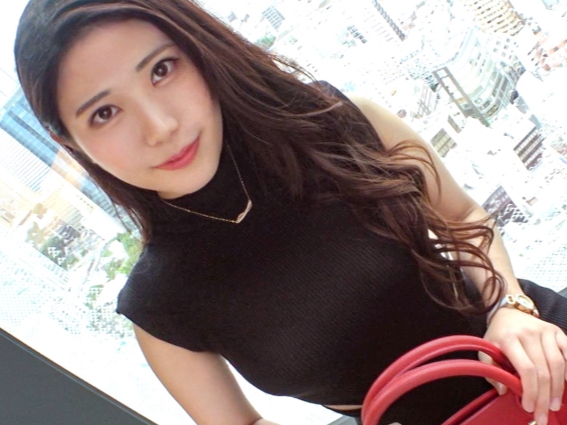 【巨尻お姉さんの誘惑】ピタピタワンピから溢れるデカ尻がエロすぎ！欲求不満な美ボディお姉さんが肉棒を咥え込み、激しく腰を振りまくる！たまらない巨尻と淫乱な喘ぎ声にフル勃起間違いなし！♡