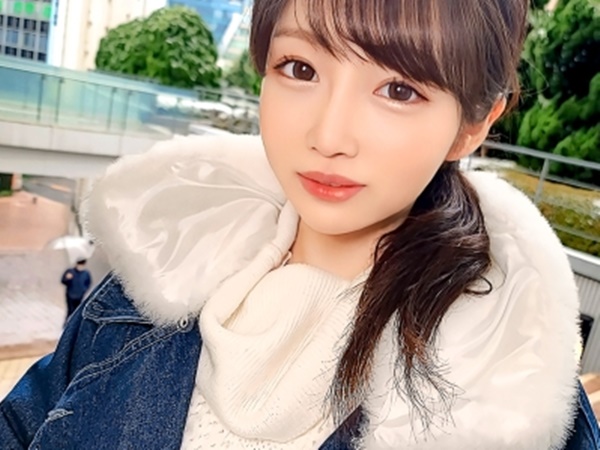 【超小顔美少女とイチャラブSEXデート】『もっと気持ちよくして♡』ホテルでカメラ目線で喘ぎまくる美少女！甘いイチャつきから激しくハメまくり、悶えイキする姿がたまらない♡