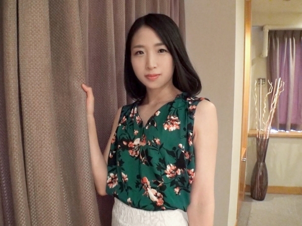 【騎乗位で乱れまくり】スレンダー美人がチンコに跨り、キレイなカラダを震わせて感じまくる！快感に悶える姿がエロすぎて、もう目が離せない！♡