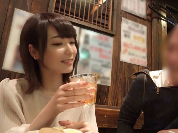 【オフィス街の隠れエロ娘】『仕事中は真面目なのに…』新宿で見つけたスレンダーOLがホテルで本性むき出し！乳首責めでトロける敏感マ●コがヤバい♡