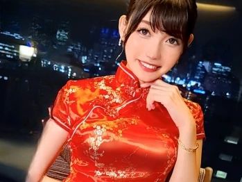【エロすぎチャイナ美女】『もう我慢できない…』バツイチ三十路コンパニオンが、ピチピチのチャイナドレスで男を誘惑！エロさ全開の痴態に悶絶必至！絶品ボディで翻弄され、エロの限界突破！♥