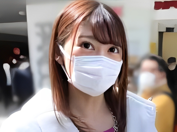 【SSS級美女の過激水着プレイ】『見ないで…でも気持ちいい…』男たちの視線を独り占めする制服柄水着の美女が、バックからの連続ピストンで痙攣イキ！恥じらいながらも感じまくる姿がエロすぎる♡