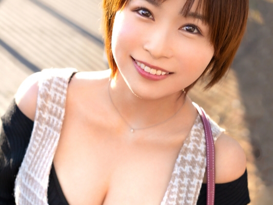 【巨乳ムスメの淫乱プレイ】『もっと激しくして…』スケベな格好で誘惑するエロカワ娘が濃厚セックスで大興奮！巨乳を揺らしながらイキ乱れ、最後はパイ射でフィニッシュ♡