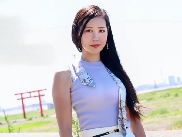 【性欲モンスター人妻の危険な火遊び】『久しぶりのセックスが他人棒なんて…』36歳とは思えない美熟女が、10歳から培ったオナニー技と肉欲を爆発させ、デカチン不倫セックスに溺れる！♡